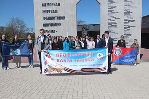 Надежда Краденова почтила память жертв фашистской оккупации Крыма на Мемориале «Концлагерь «Красный»