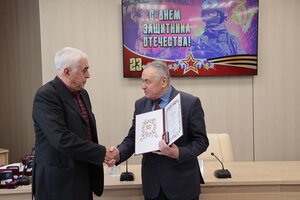 Президиум Госсовета Крыма отметил работу членов ОП РК грамотами