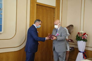 Членам Общественной палаты Крыма вручили государственные награды