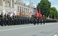 В Симферополе прошёл Парад Победы