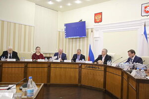 Григорий Иоффе представил Ежегодный доклад ОП РК в Совете Министров Крыма